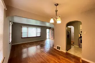 10745 St Xavier Ln, Saint Louis, MO 63074 - Photo 7
