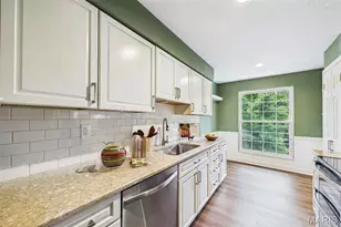 1525 Hampton Hall Dr, Chesterfield, MO 63017 - Photo 9