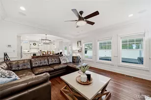 333 Par Ln, Kirkwood, MO 63122 - Photo 11
