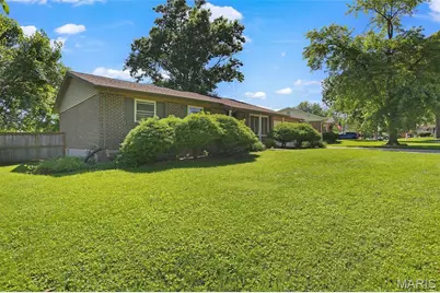 419 Woodbridge Drive, Saint Charles, MO 63303 - Photo 3