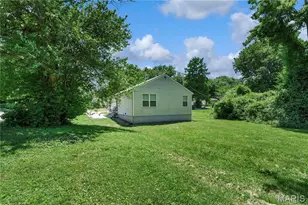 201 Becker Dr, Hazelwood, MO 63135 - Photo 5