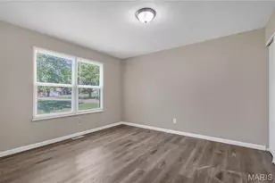 201 Becker Dr, Hazelwood, MO 63135 - Photo 13