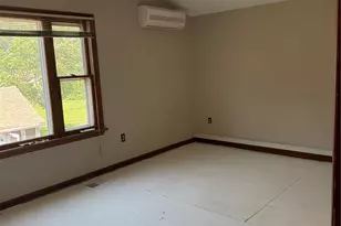 2404 Hartland Ave, Saint Louis, MO 63114 - Photo 9