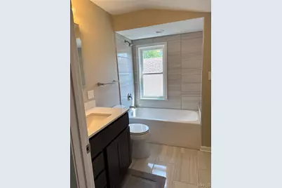 2404 Hartland Avenue, Saint Louis, MO 63114 - Photo 13