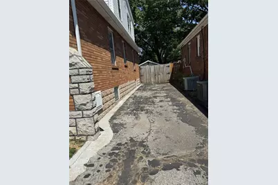 2404 Hartland Avenue, Saint Louis, MO 63114 - Photo 17
