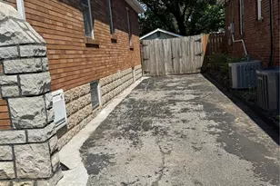 2404 Hartland Ave, Saint Louis, MO 63114 - Photo 17