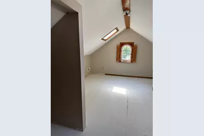 2404 Hartland Avenue, Saint Louis, MO 63114 - Photo 11