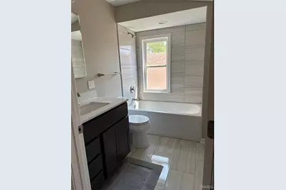 2404 Hartland Avenue, Saint Louis, MO 63114 - Photo 9