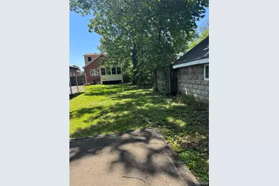 2404 Hartland Avenue, Saint Louis, MO 63114 - Photo 17