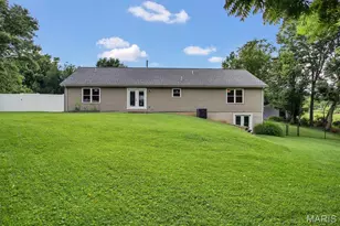 416 Richarz Dr, Fenton, MO 63026 - Photo 7