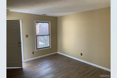 935 Amaral Circle, Saint Louis, MO 63137 - Photo 7