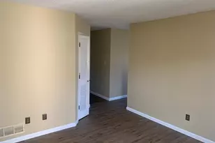 935 Amaral Cir, Saint Louis, MO 63137 - Photo 3