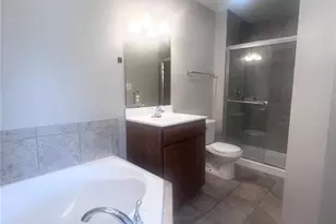 11 Cabanne Townhome Dr, Saint Louis, MO 63112 - Photo 17