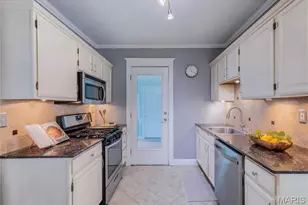 4963 Sutherland Ave, Saint Louis, MO 63109 - Photo 9