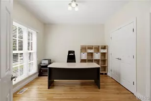 2143 Oak Dr, Saint Louis, MO 63131 - Photo 3