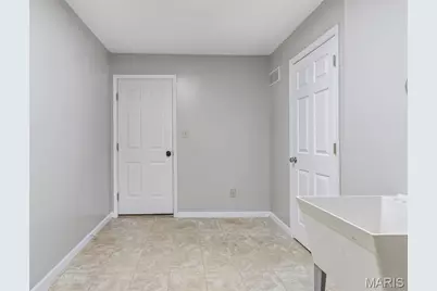 200 Romaine Spring View, Fenton, MO 63026 - Photo 17