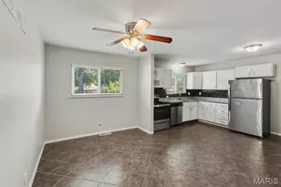 566 Candle Light Ln, Hazelwood, MO 63042 - Photo 5