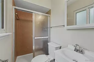 566 Candle Light Ln, Hazelwood, MO 63042 - Photo 17
