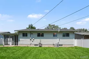 566 Candle Light Ln, Hazelwood, MO 63042 - Photo 15