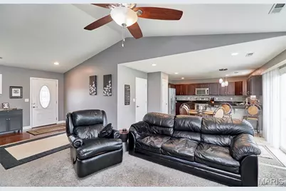 437 Prairie Creek Drive, Wentzville, MO 63385 - Photo 9