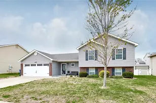 437 Prairie Creek Dr, Wentzville, MO 63385 - Photo 3