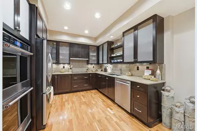 540 N and South Road #204, University City, MO 63130 - Photo 9