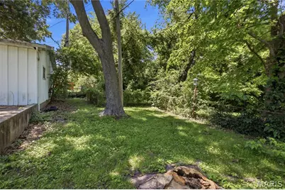 8817 McNulty Drive, Saint Louis, MO 63114 - Photo 23
