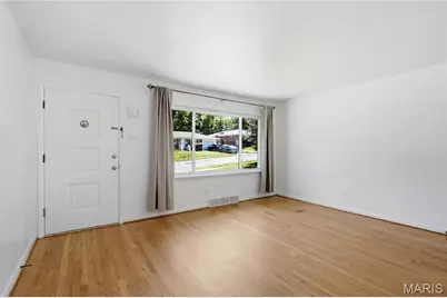 8817 McNulty Drive, Saint Louis, MO 63114 - Photo 5