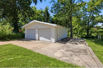 8817 McNulty Drive, Saint Louis, MO 63114 - Photo 27
