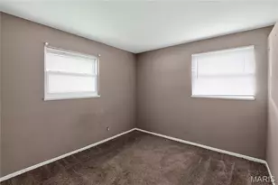 10829 Glen Garry Rd, Saint Louis, MO 63137 - Photo 9
