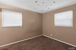 10829 Glen Garry Rd, Saint Louis, MO 63137 - Photo 11