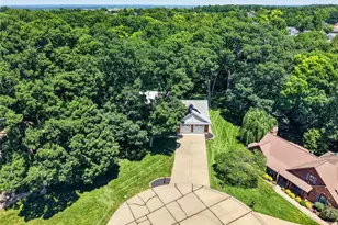 4 Woodford Pl, Saint Charles, MO 63301 - Photo 3