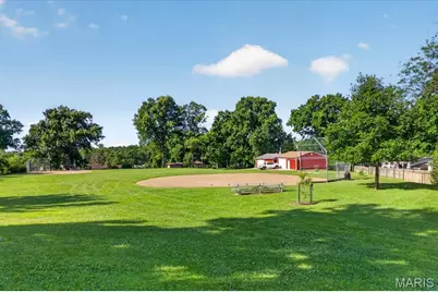 200 Hillcrest Boulevard, Ballwin, MO 63021 - Photo 23