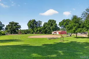 200 Hillcrest Blvd, Ballwin, MO 63021 - Photo 23