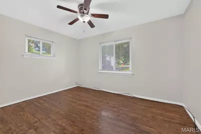 200 Hillcrest Boulevard, Ballwin, MO 63021 - Photo 11