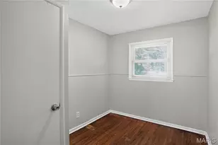 10616 Dunkeld Cir, Bel-Ridge, MO 63137 - Photo 13