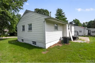 10616 Dunkeld Circle, Bel-Ridge, MO 63137 - Photo 17