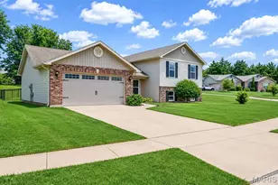 1609 Spring Mill Dr, Wentzville, MO 63385 - Photo 3