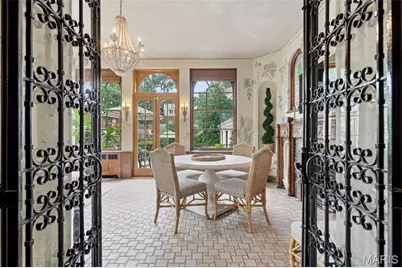 2 Hortense Place, Saint Louis, MO 63108 - Photo 11