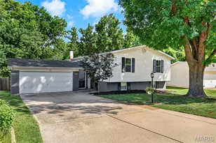 18 Roland Ln, Saint Peters, MO 63376 - Photo 1