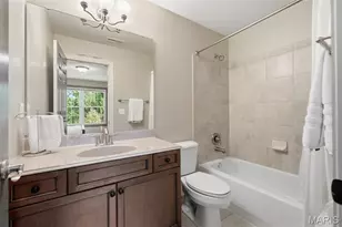 121 Ballas Ct, Town and Country, MO 63131 - Photo 43
