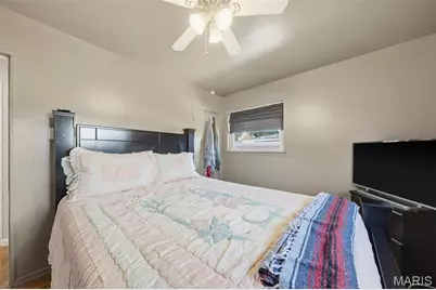 6908 Howdershell Road, Hazelwood, MO 63042 - Photo 19