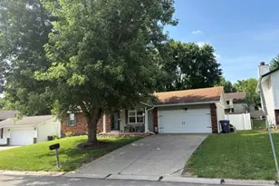 137 Universal Dr, Saint Peters, MO 63376 - Photo 1