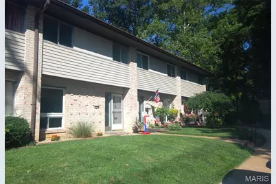 10174 Sakura Drive, Saint Louis, MO 63128 - Photo 1