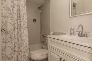 4327 Chateau De Ville Dr, Saint Louis, MO 63129 - Photo 21