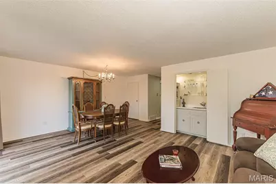 4327 Chateau De Ville Drive, Saint Louis, MO 63129 - Photo 13