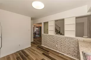 4327 Chateau De Ville Dr, Saint Louis, MO 63129 - Photo 9