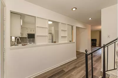 4327 Chateau De Ville Drive, Saint Louis, MO 63129 - Photo 3