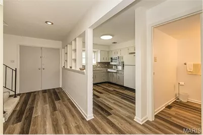4327 Chateau De Ville Drive, Saint Louis, MO 63129 - Photo 5