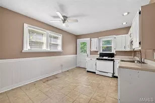 9259 E Breckenridge Rd, Breckenridge Hills, MO 63114 - Photo 13